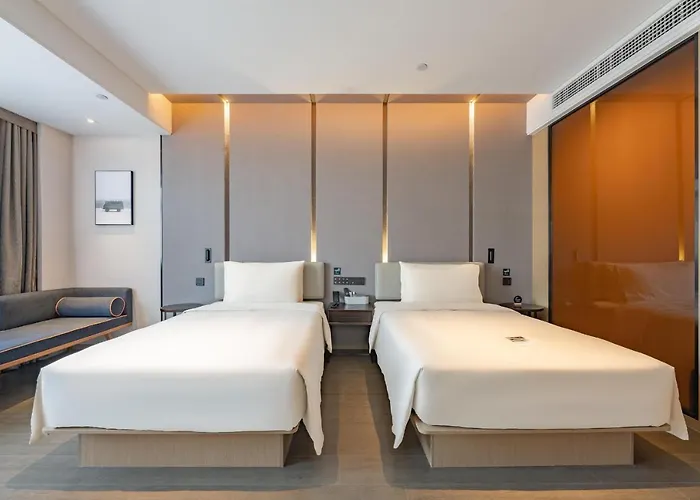 Atour Hotel Kunshan Baoyu Plaza North Changjiang Road